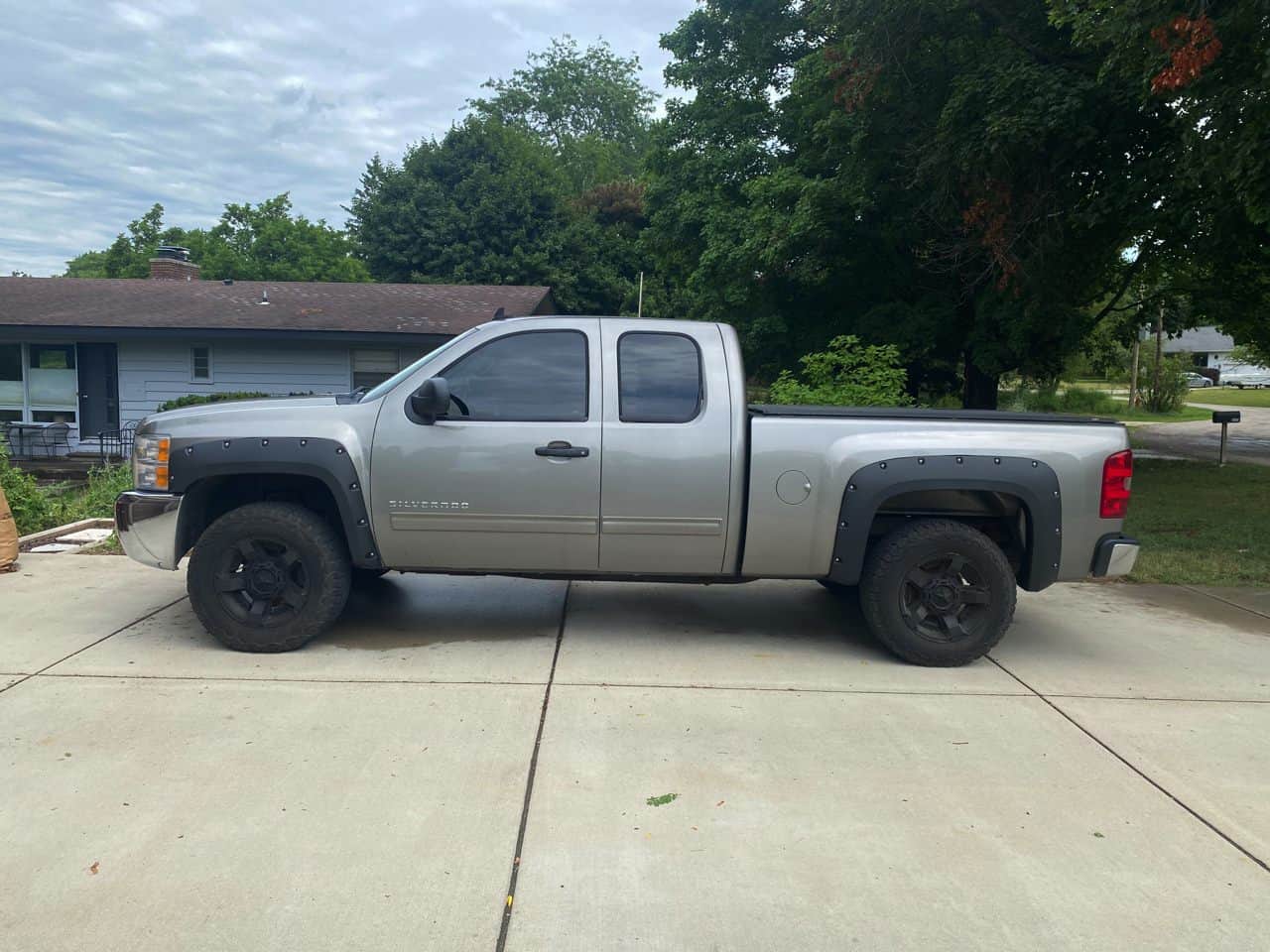 2013 Chevy Silverado with Fender Flares installed